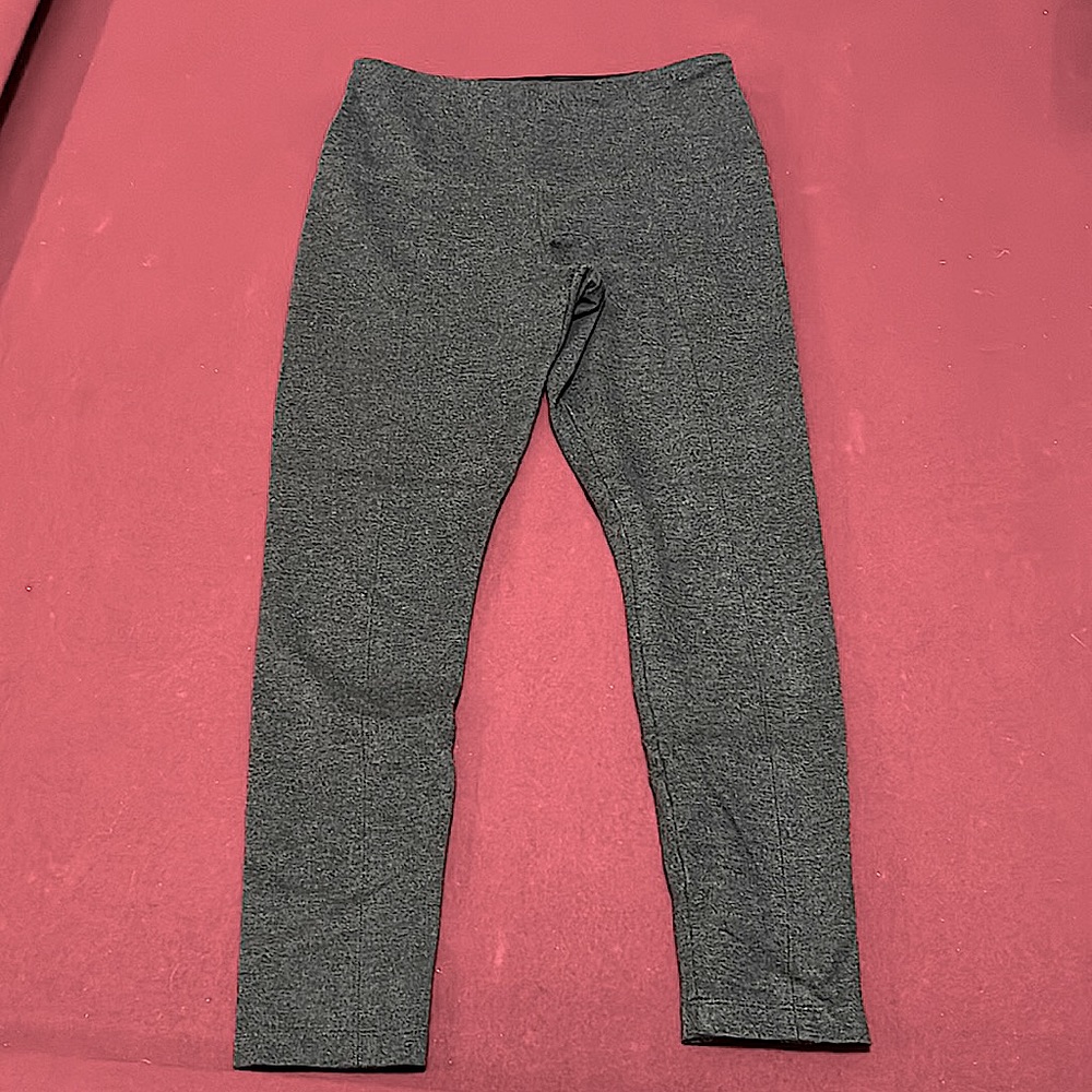 EUC Boutique brand Lysse Charcoal Gray Soft Viscose Pull on 7/8 pants